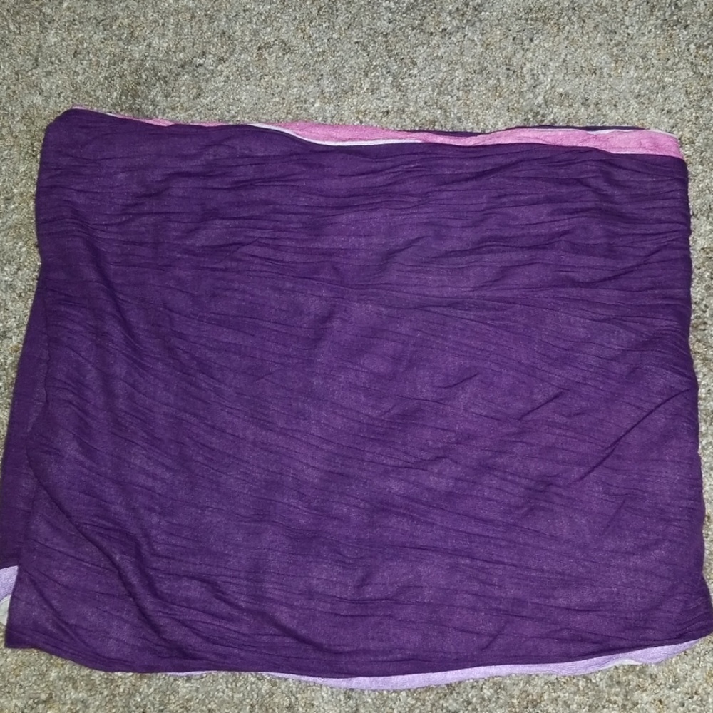 Reversible infinity scarf